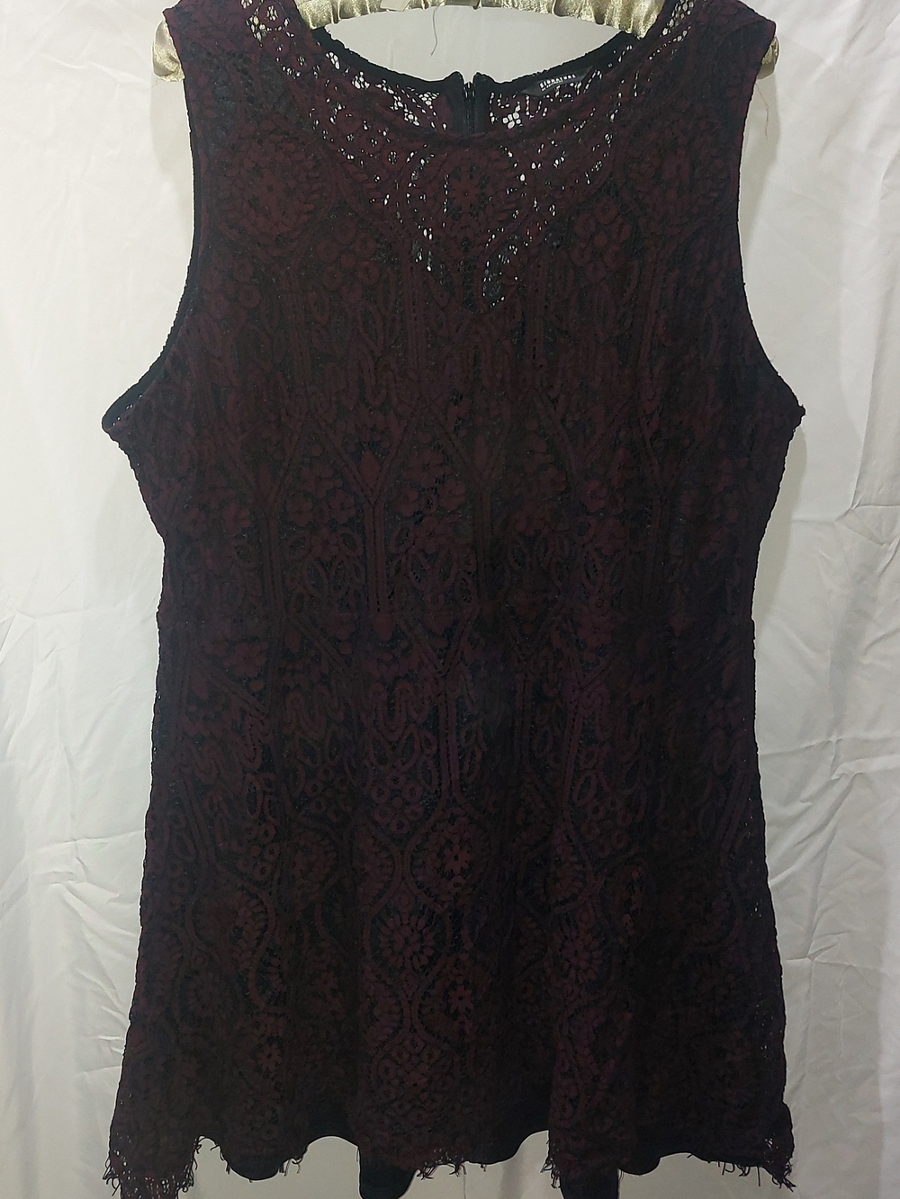Reitmans Sleeveless Lace Overlay Dress in Deep Burgundy